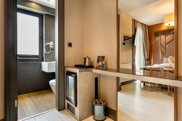 Santra Hotel image 6